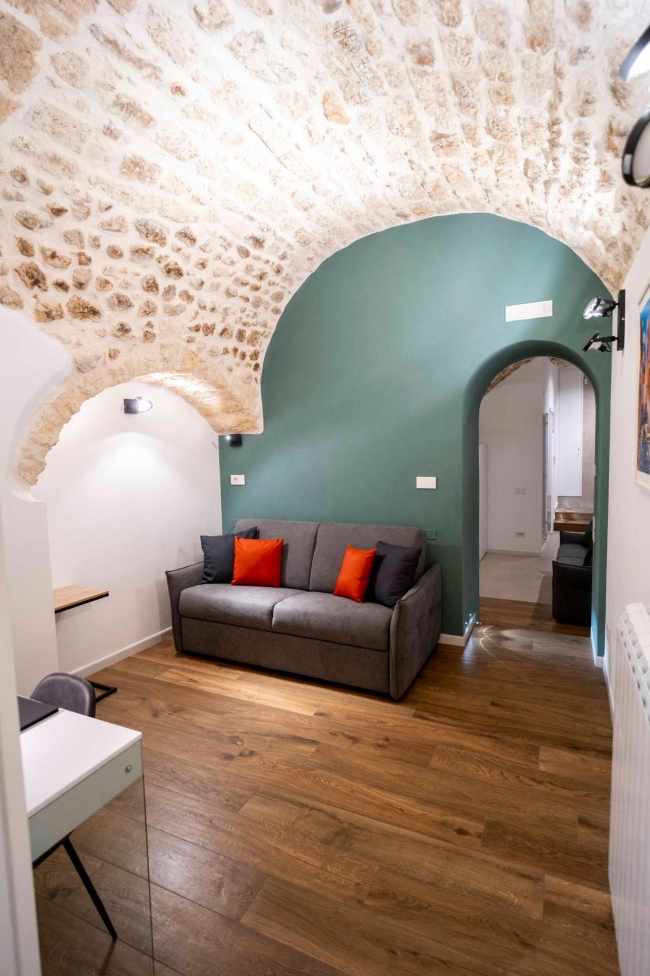 Castel Manfredi Apartments مانفريدونيا المظهر الخارجي الصورة